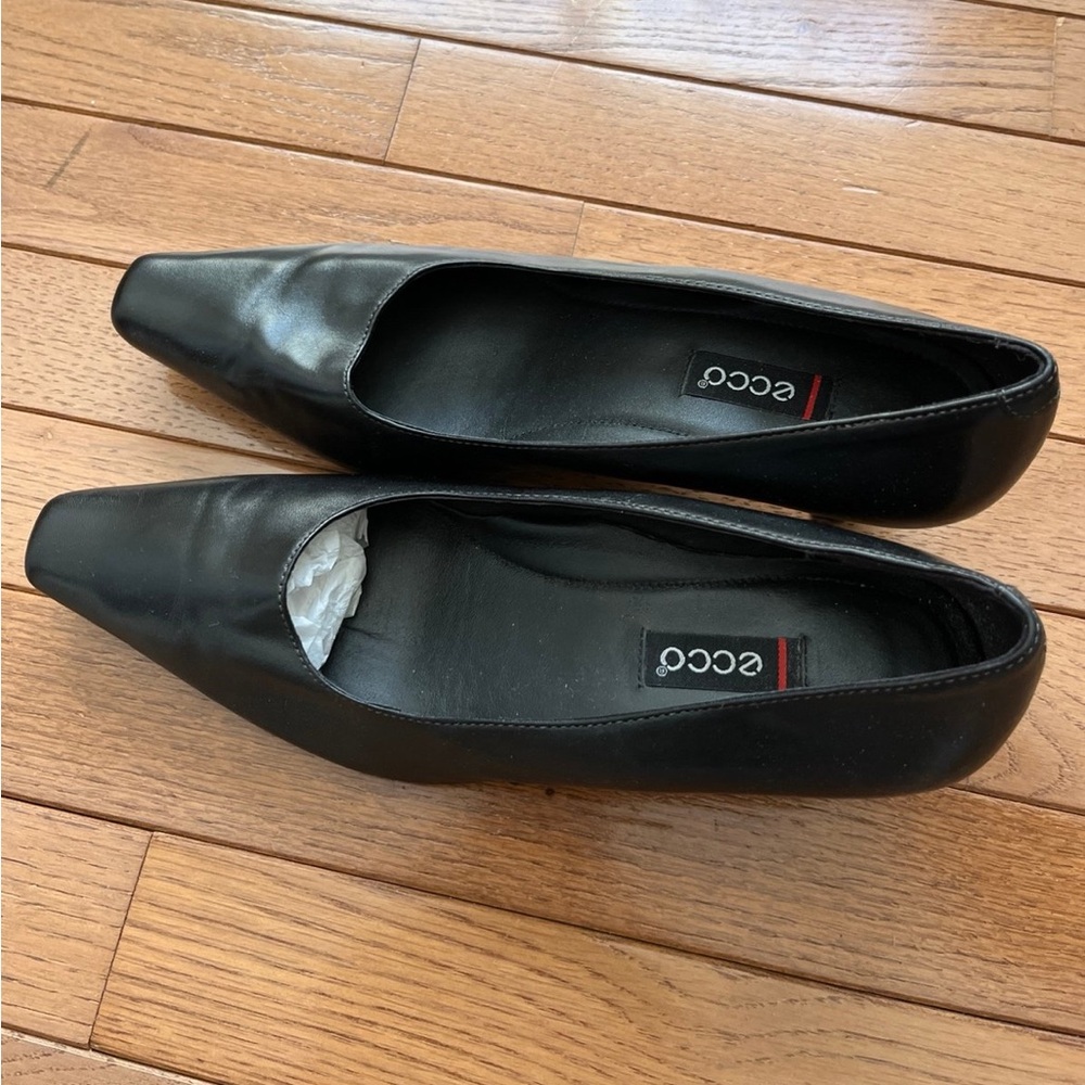 Ecco black leather pumps women’s size 38